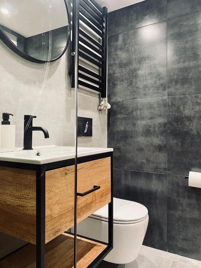 Apartment Premium Jacuzzi For Couples, Old Town คราคูฟ ภายนอก รูปภาพ