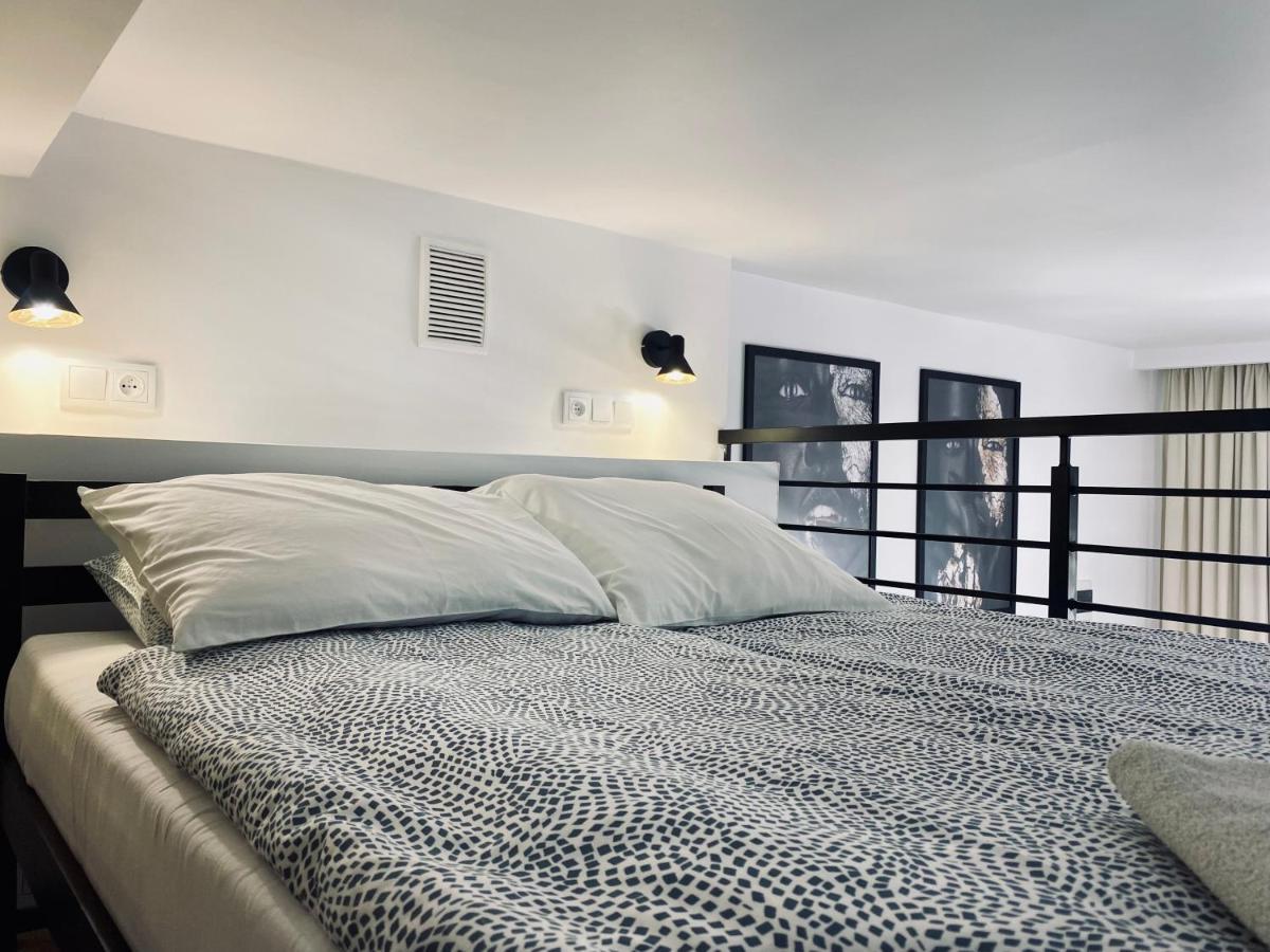Apartment Premium Jacuzzi For Couples, Old Town คราคูฟ ภายนอก รูปภาพ