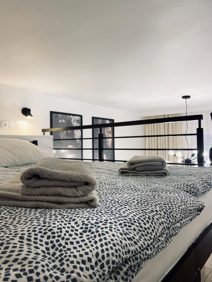 Apartment Premium Jacuzzi For Couples, Old Town คราคูฟ ภายนอก รูปภาพ